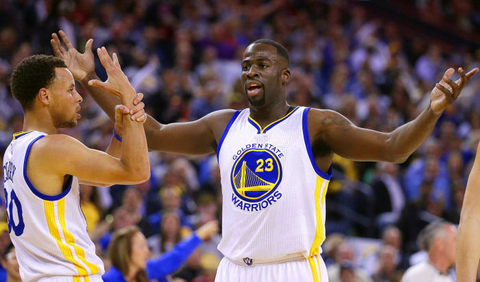 Draymond-Green-Stephen-Curry-2015-0409-foul-face-react.jpg